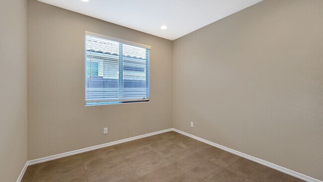 Building Photo - Brand new home!  Convenient to the 303 freeway!