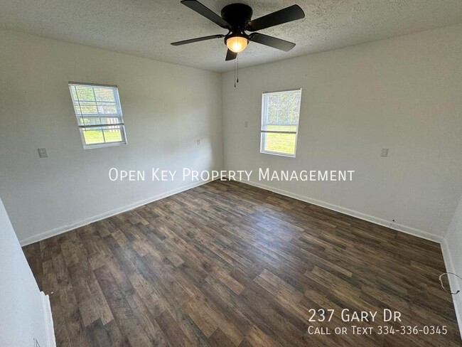 Building Photo - 237 Gary Dr
