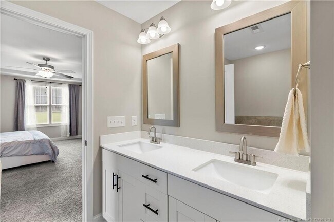 Building Photo - 112 Nairn St