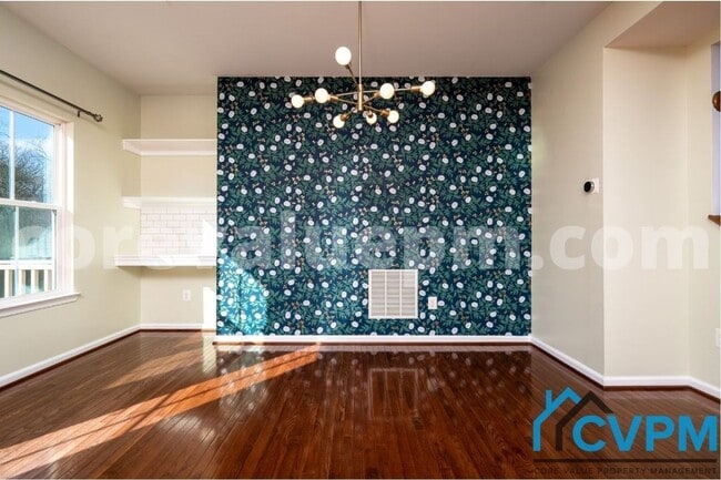 Building Photo - 584 Fox River Hills Way