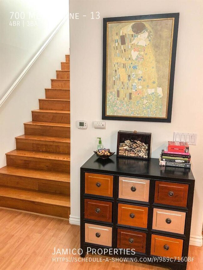 Building Photo - 700 Meyer Ln