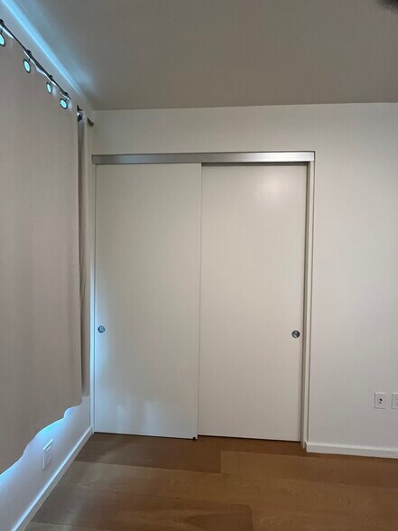 Building Photo - 889 Francisco St