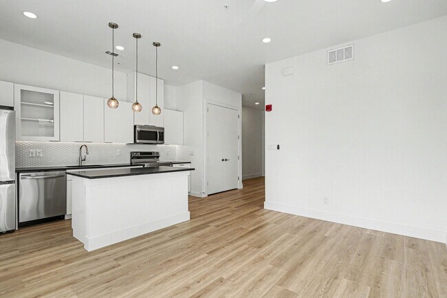 Building Photo - Be the first to live in Unit 203 at 2217 Fitzhugh—a brand-new 2026 construction offering 628 sq f...