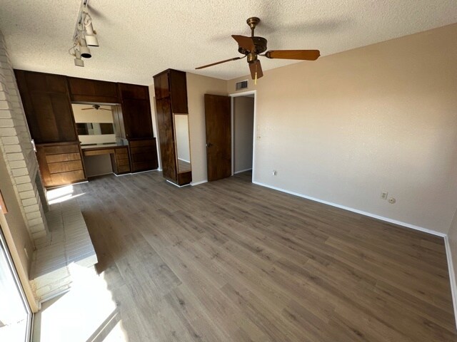 Building Photo - 2155 S 14th Ave