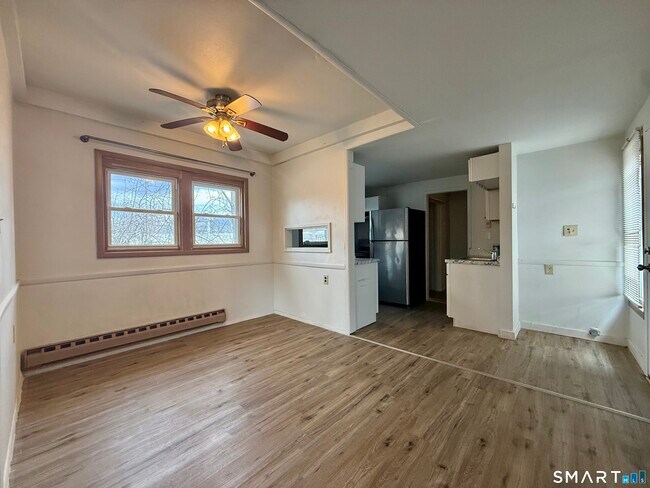 Building Photo - 41 Waterbury Rd