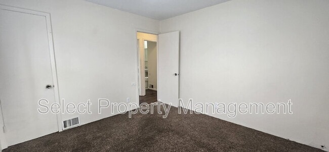 Building Photo - 4405 S Colonial Ave