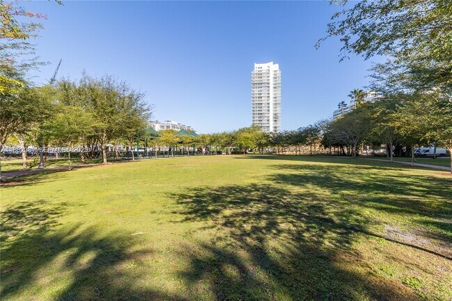 Building Photo - 3 Island Ave