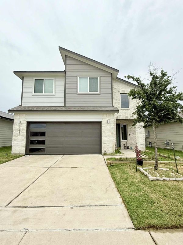 Building Photo - 1218 Amistad Loop