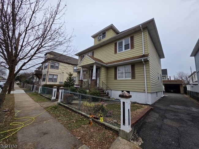 Building Photo - 141 Mahar Ave