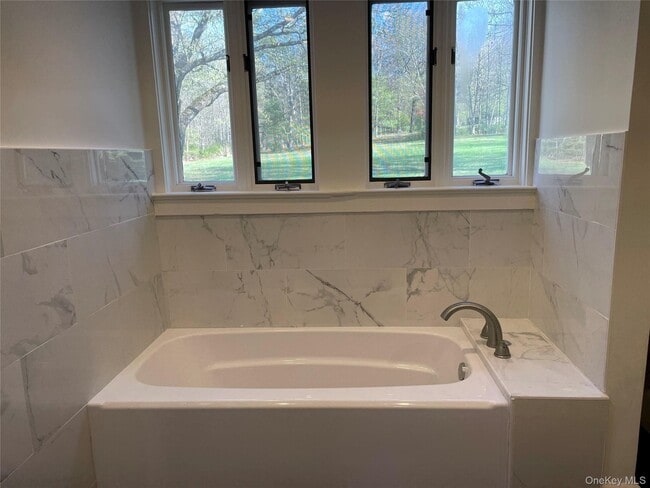 Building Photo - 12 Pine Hill Rd