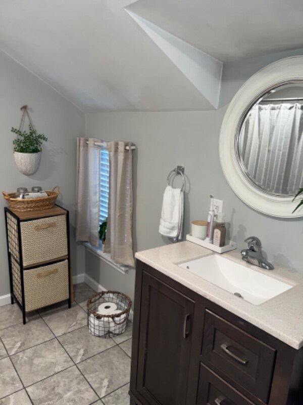 Building Photo - 116 E Main St