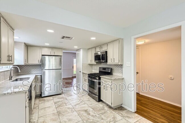 Building Photo - 11426 Bristle Oak Trail