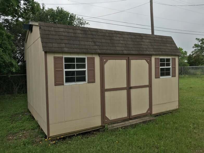 Storage shed - 1414 Tejas Trail