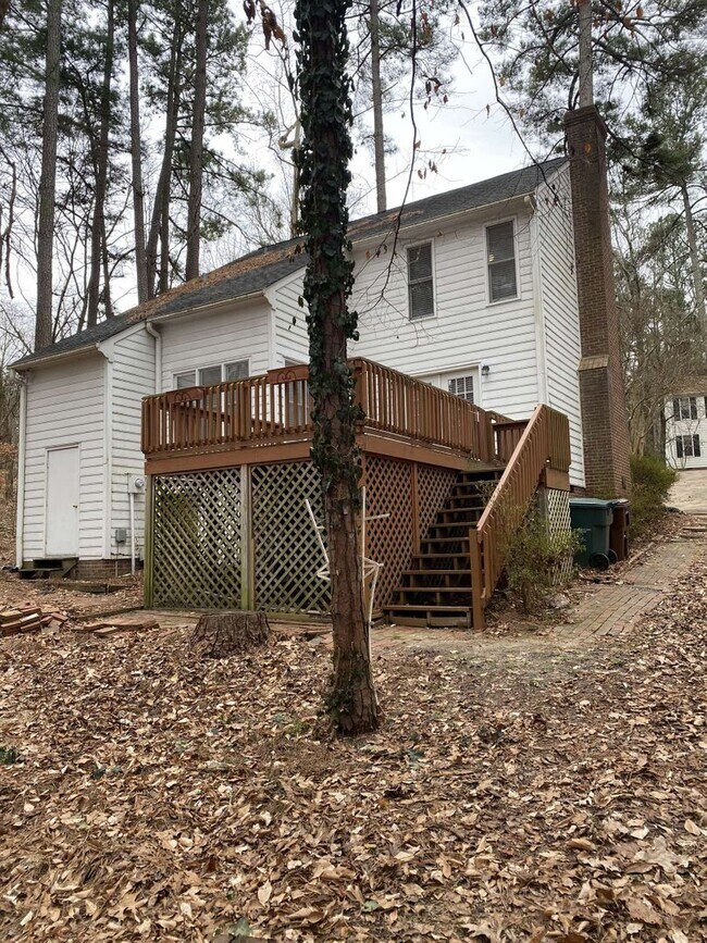 Building Photo - Charming 3 Bed Colonial in Woodcroft!