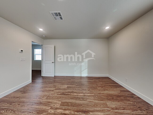 Building Photo - 1714 Viaggio Ave