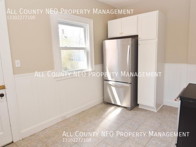 Building Photo - 1224 W Clifton Blvd