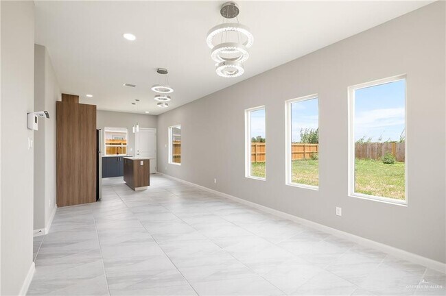 Building Photo - 29 Las Vistas Ln