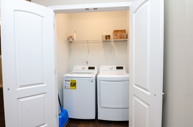 Building Photo - 2045 Moultrie Cir