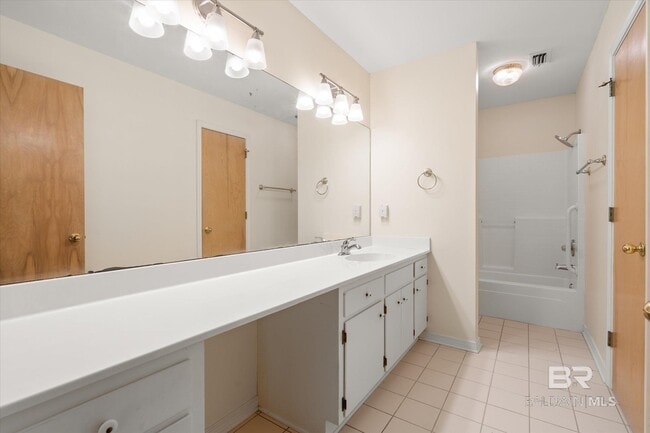 Building Photo - 7 Troyer Ct