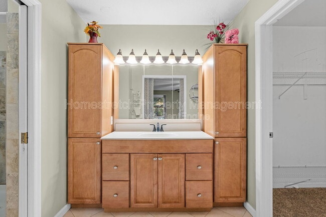 Building Photo - 11860 Shallowbrook Dr