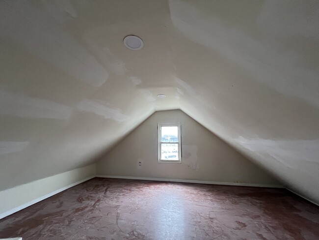 Finished attic space - 47 Fayette St