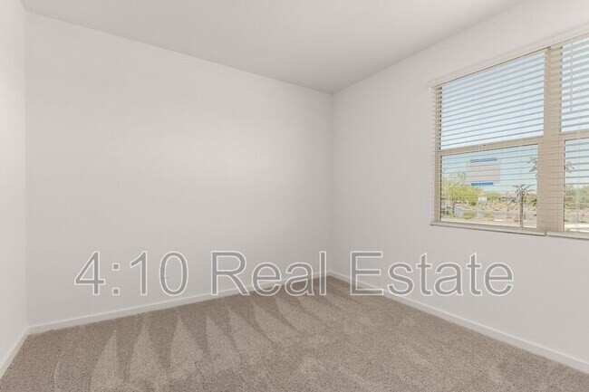 Building Photo - 35405 W Catalan St