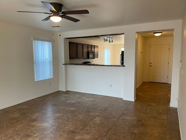 Building Photo - Beautiful Modern New 3Bdm 2Ba Home, Easy A...