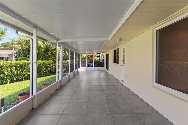 Building Photo - 1961 NE 188th St