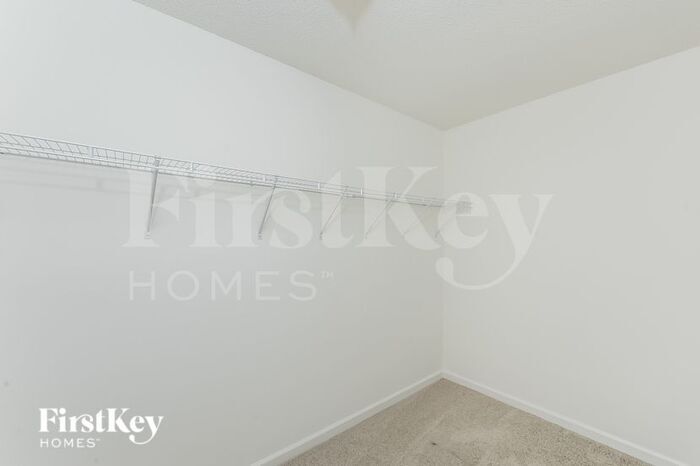 Building Photo - 607 Chartwell Ct