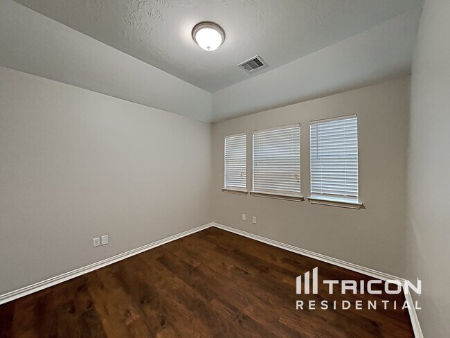 Building Photo - 10818 Harston Dr