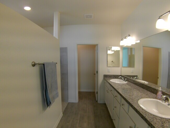 Building Photo - 506 McAlister Dr