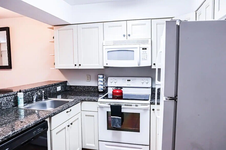 Building Photo - 2228 SW 39th Dr