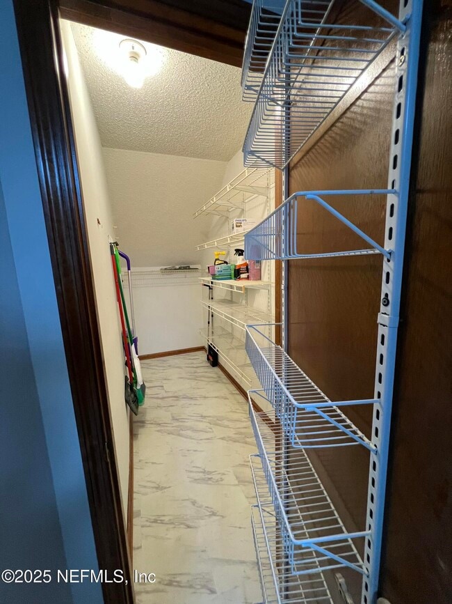 Building Photo - 4022 Laurelwood Dr
