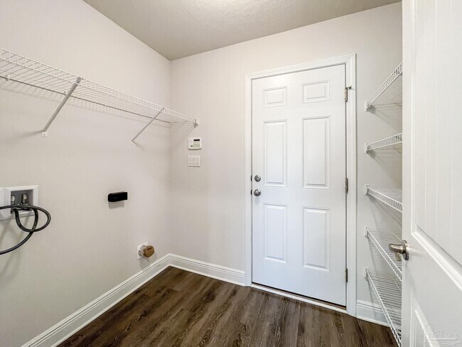 Building Photo - 12390 Pinfish Rd