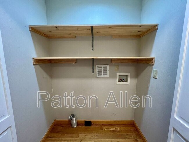 Building Photo - 212 Appleton Dr