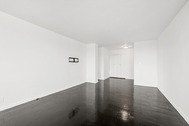 Building Photo - 500 Central Ave