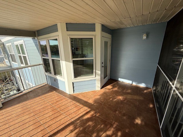 Building Photo - 2565 Grassy Point Dr