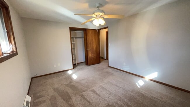 Building Photo - Fantastic Home in North Loveland