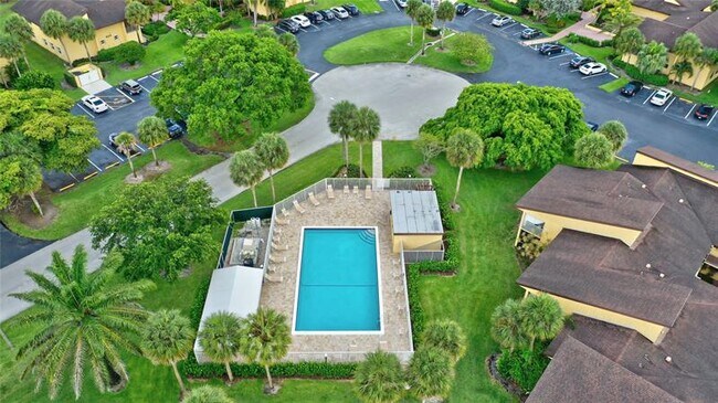Building Photo - 8760 Azalea Ct