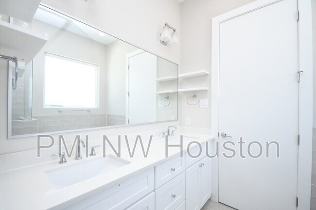 Building Photo - 5904 Gardendale Dr