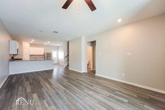 Building Photo - 3030 Jackson Smt