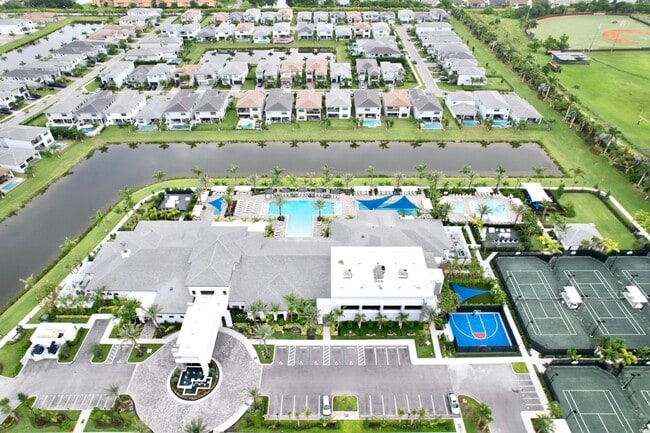 Building Photo - 9597 Regal Palm Ct