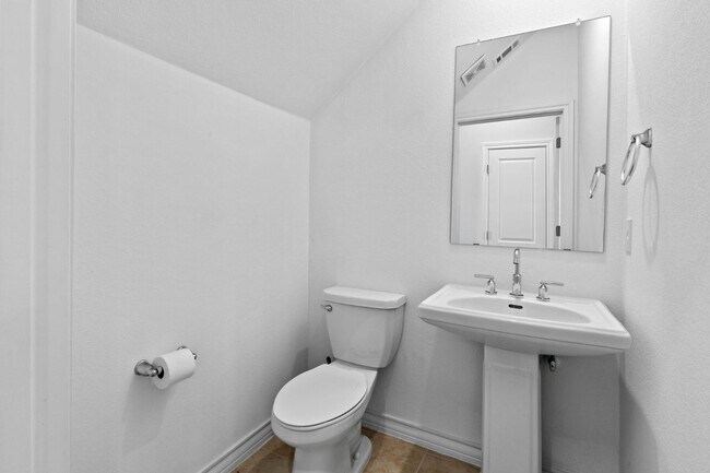 Building Photo - 5304 Jason Dr