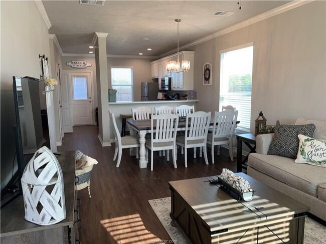 Building Photo - 7000 Canter Ct