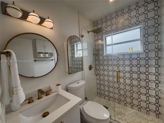 Building Photo - 1625 Hollywood Blvd