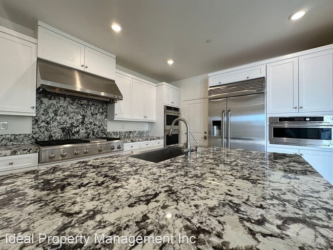 Building Photo - 5 br, 4.5 bath House - 1653 Golden Path Ln