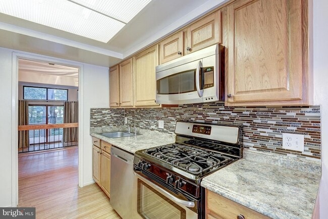 Building Photo - 1502 Farsta Ct
