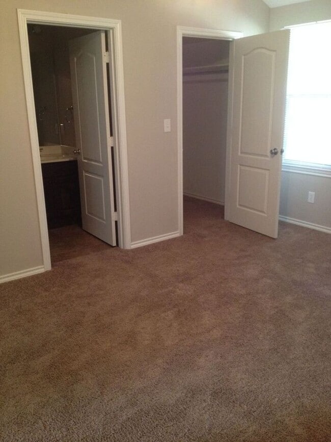 Building Photo - Coming Soon: 2 Bedroom, 2 Bathroom Duplex in Lindale!