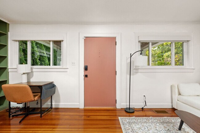 Building Photo - 540 E 64th St