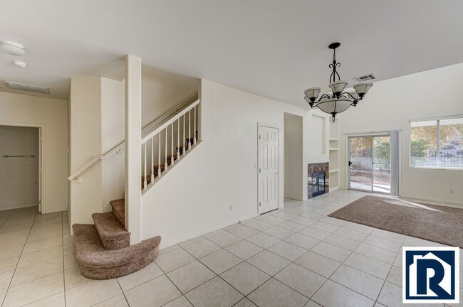 Building Photo - Stunning 3 Bedroom Home in Seven Hills, He...